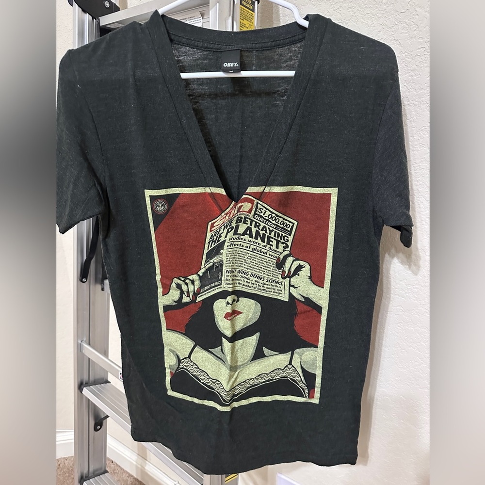 Obey Tee